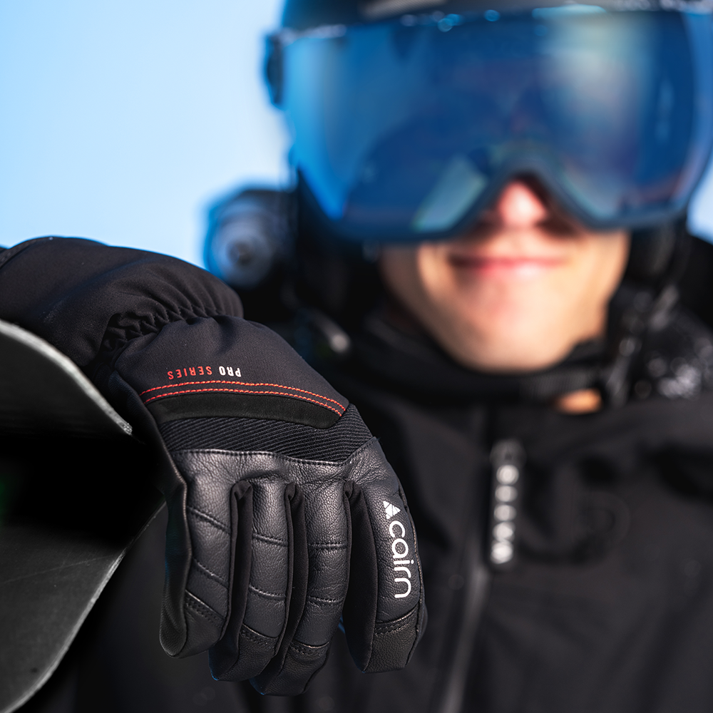 Ski gloves and goggles discount